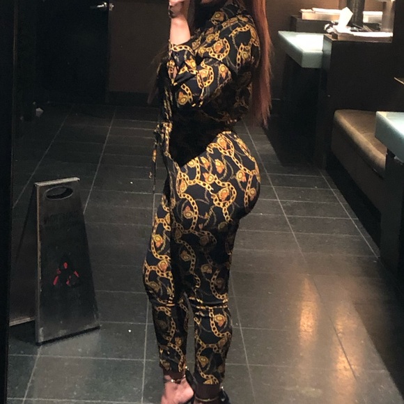 Black and gold jumpsuit - Picture 3 of 3